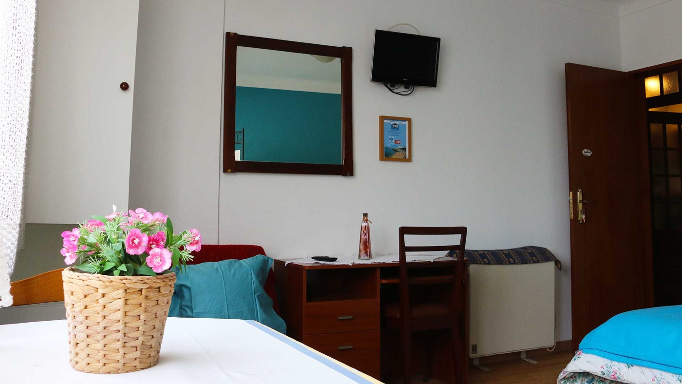 room-03-03-hospedaria-bernardo_ericeira