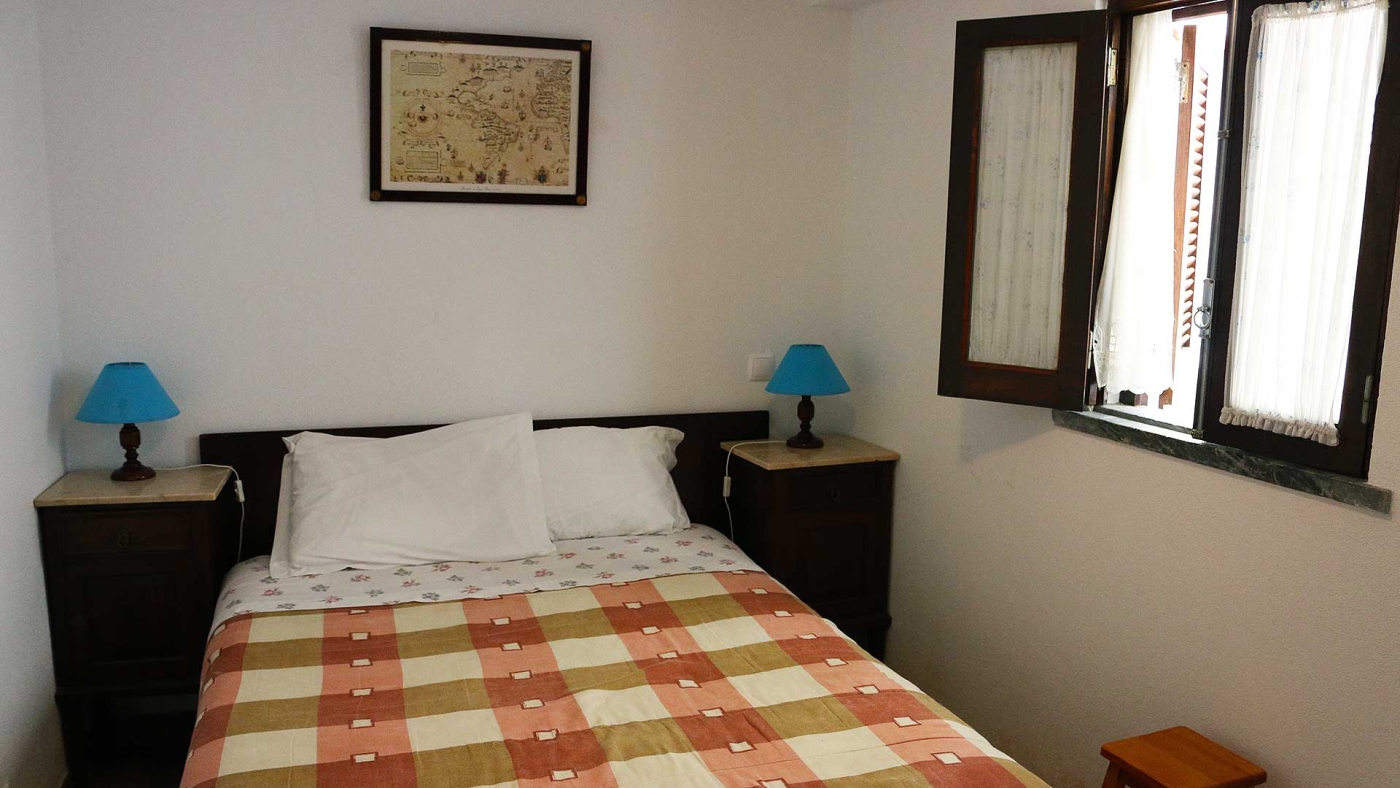 room-10-01-hospedaria-bernardo_ericeira