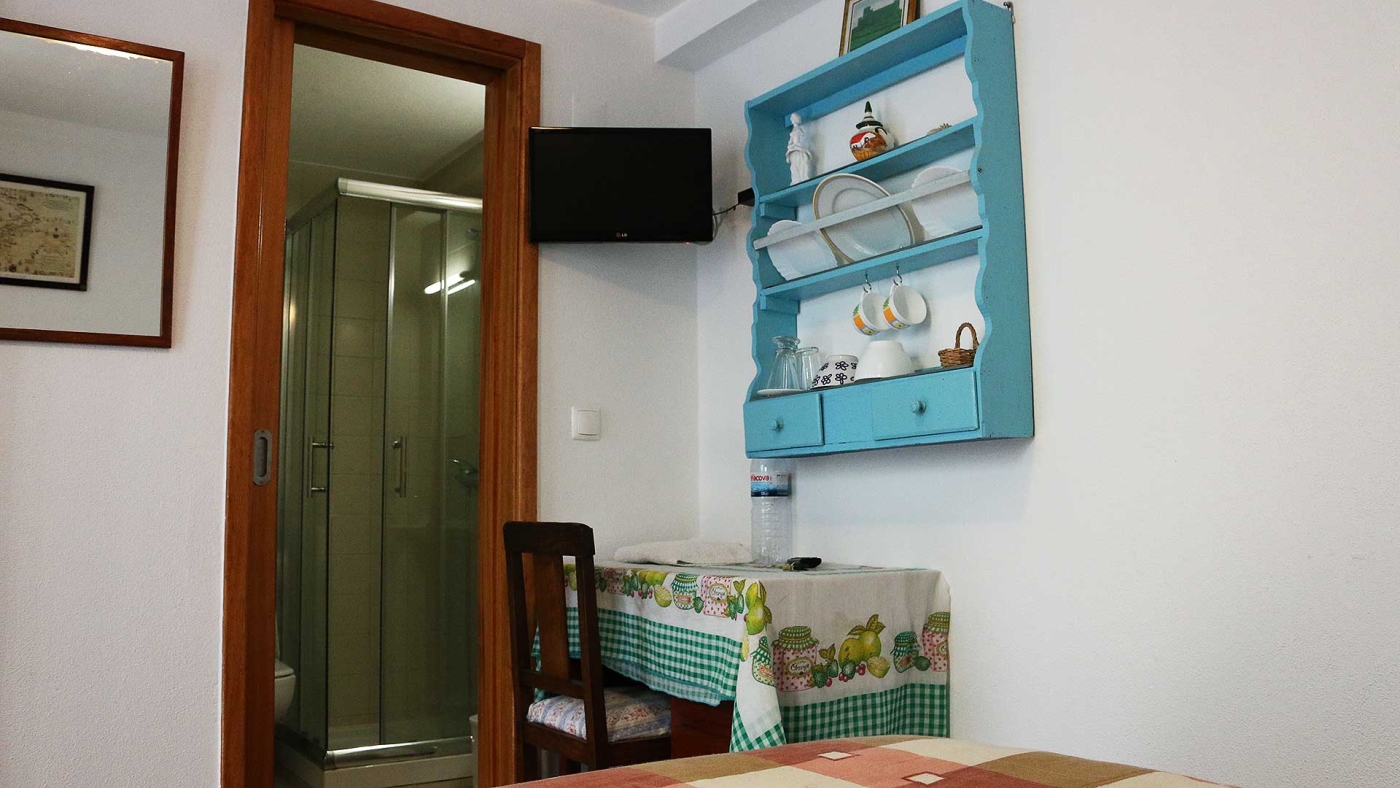 room-10-03-hospedaria-bernardo_ericeira