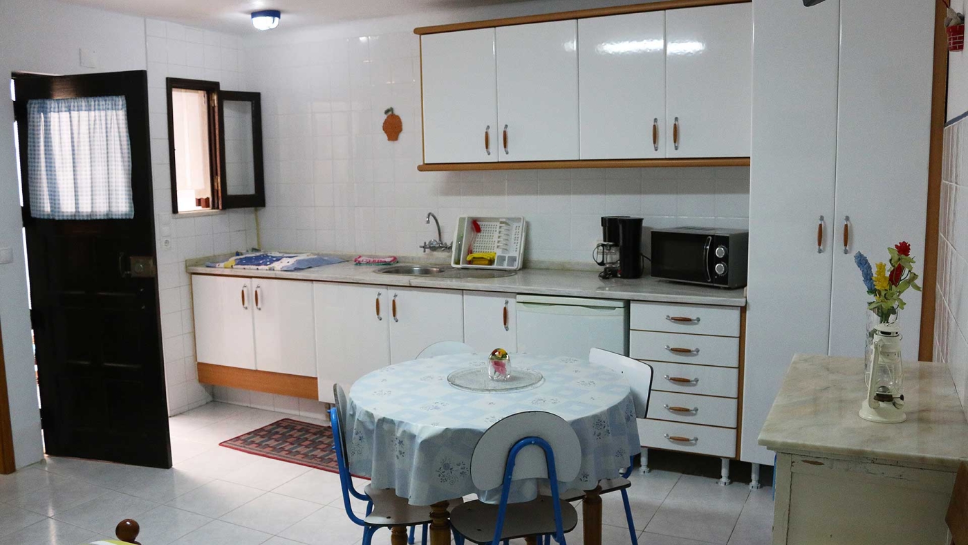 room-11-02-hospedaria-bernardo_ericeira